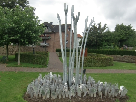 Rees : Am Bär, Skulpturenpark, Skulptur "Out of reach" aus Stahl und Aluminium, von Linda Verkaaik, Nijkerk, NL